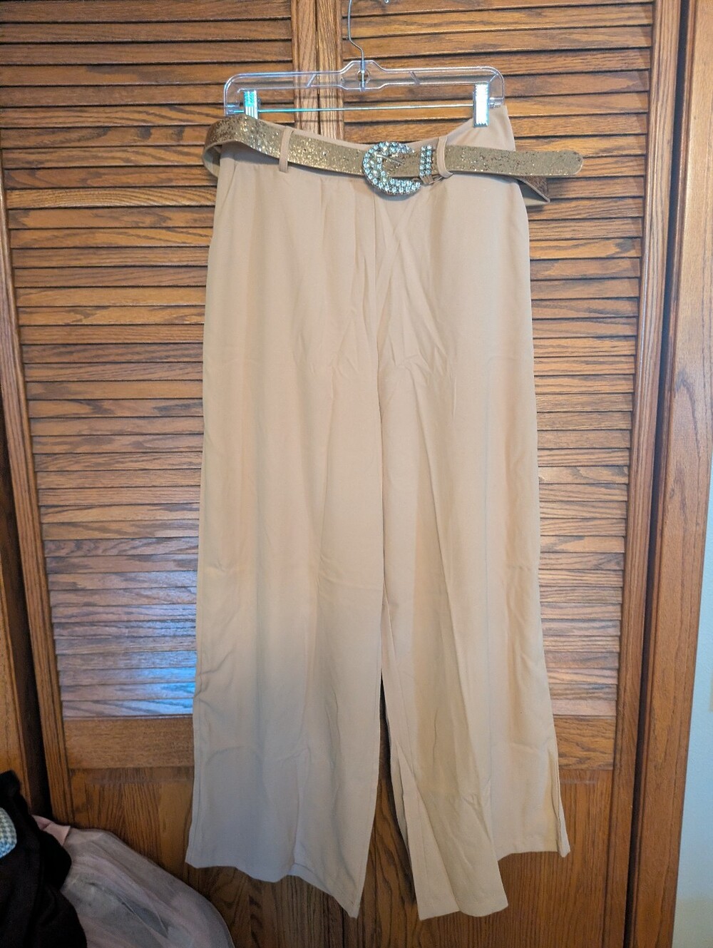 La Reyna NWT Women's Khaki Trousers Size XL With Glitter Belt